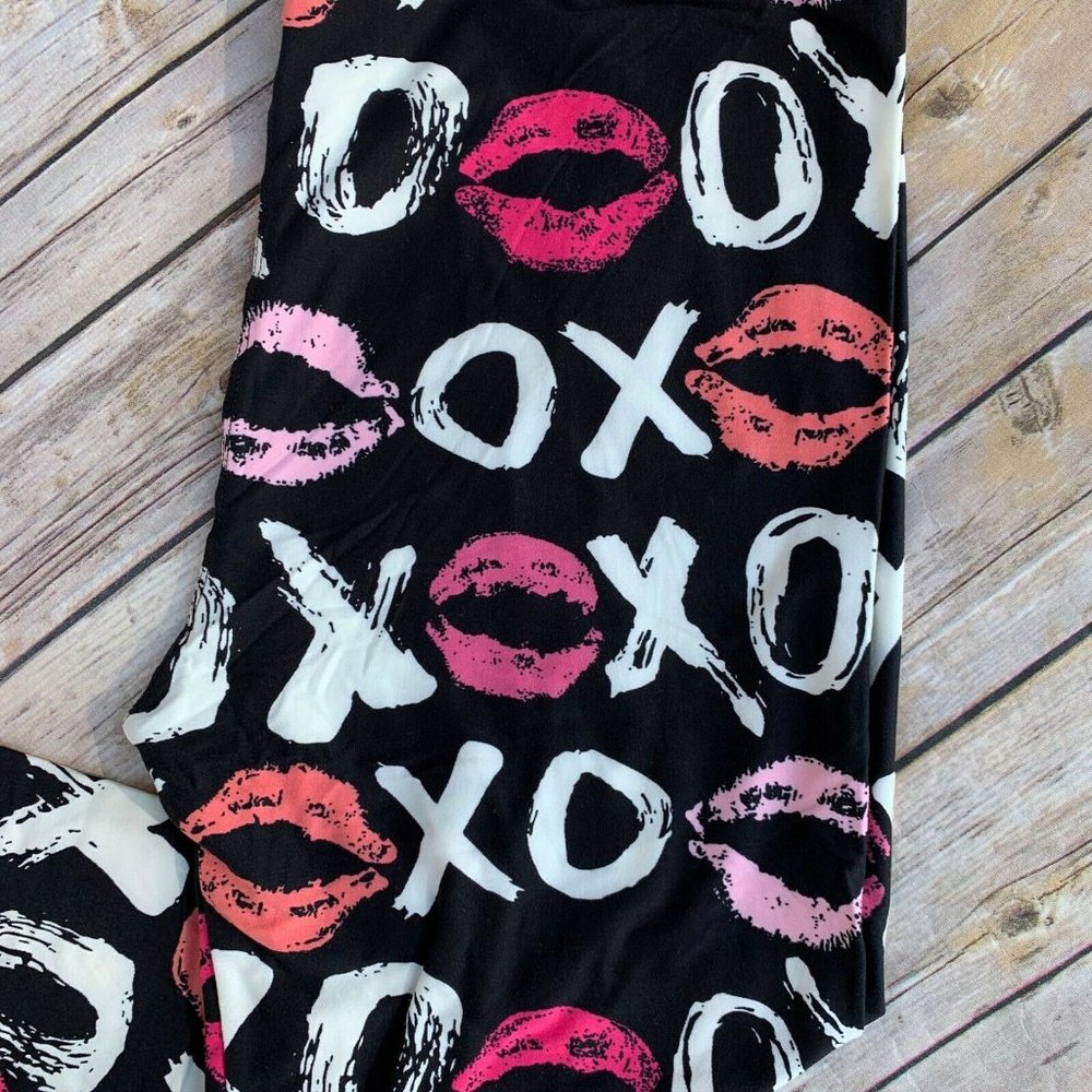 Valentine XOXO Leggings NWT Plus or Extra Plus